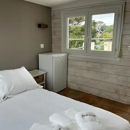 Escale Au Soleil Et Hotel 2*